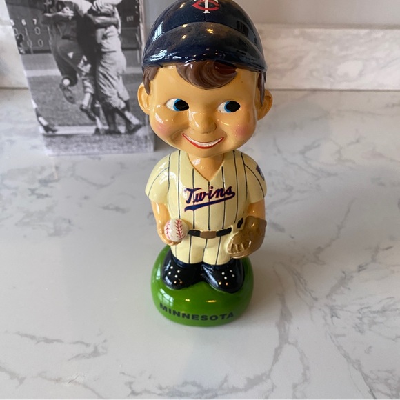 2015 “Vintage” Twins Bobblehead by Kwik Trip, NIB - Picture 1 of 11